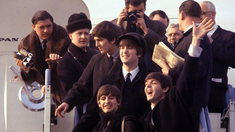 Beatlemania กลับมาอีกครั้ง! Disney+ เตรียมปล่อยสารคดี "Beatles '64" ย้อนรำลึกความทรงจำอันน่าประทับใจ