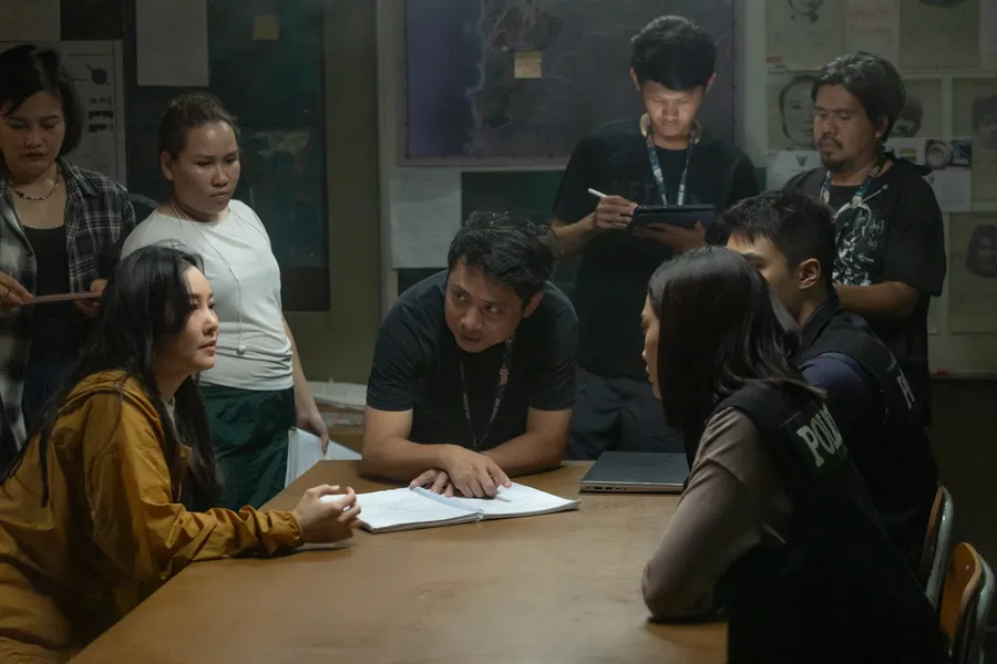 ข้างบ้าน